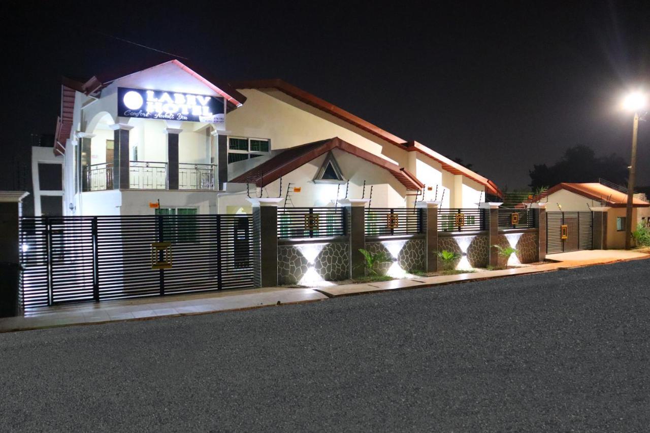 Labev Hotel Kumasi Bagian luar foto