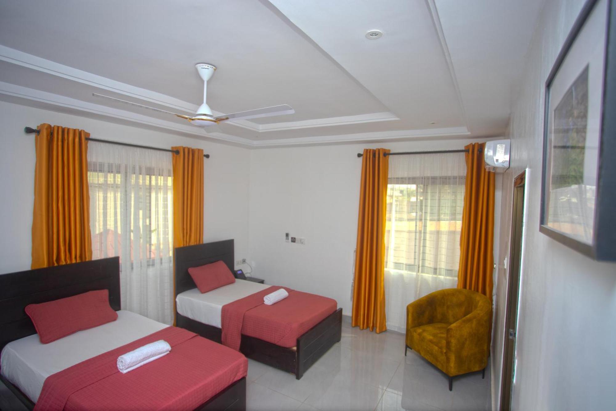 Labev Hotel Kumasi Bagian luar foto