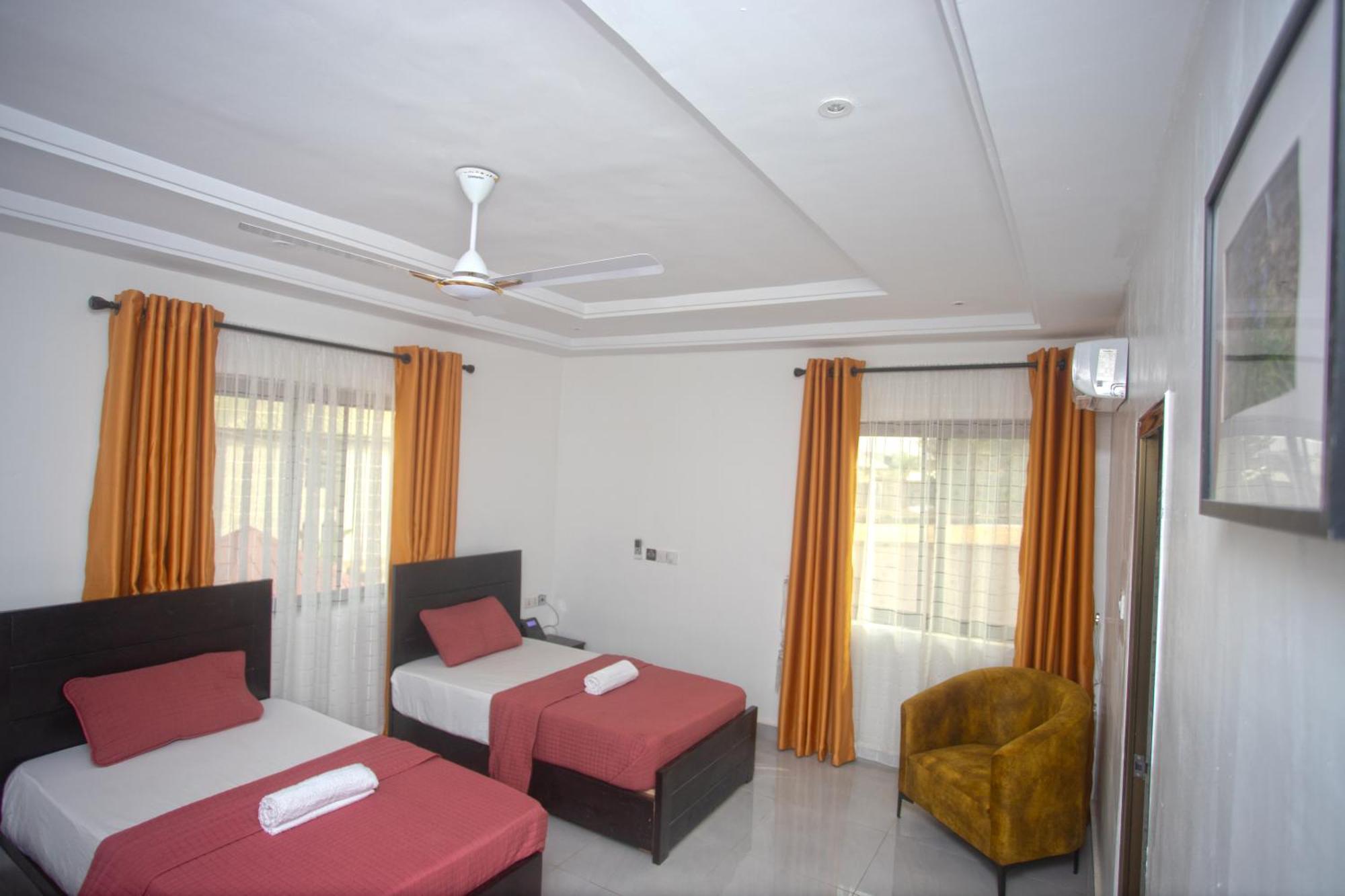 Labev Hotel Kumasi Bagian luar foto