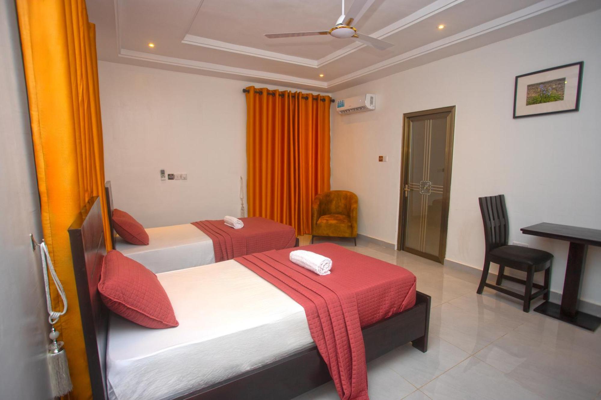 Labev Hotel Kumasi Bagian luar foto