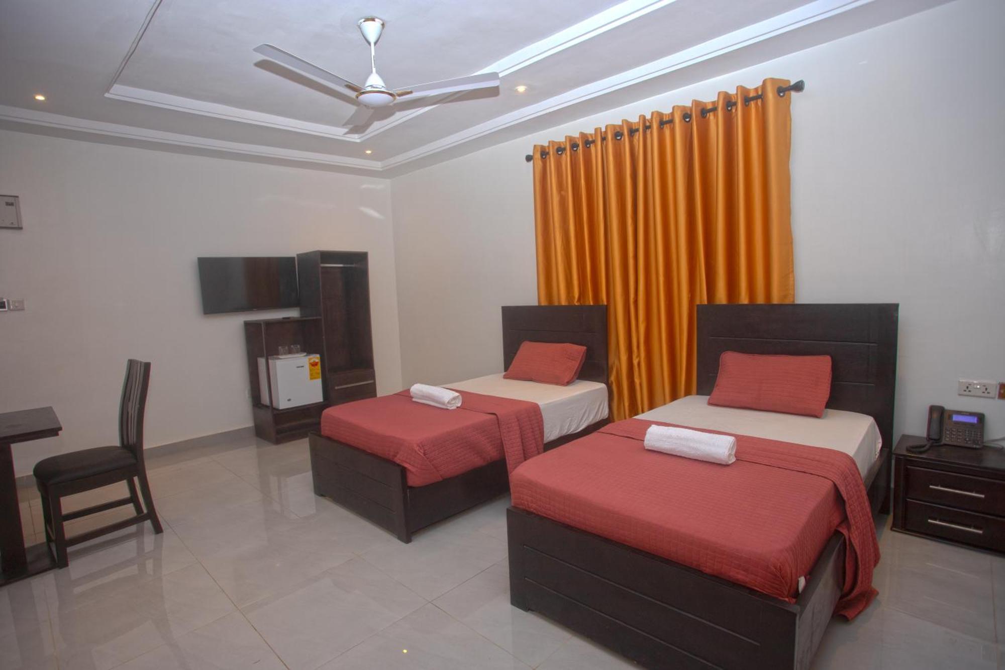 Labev Hotel Kumasi Bagian luar foto